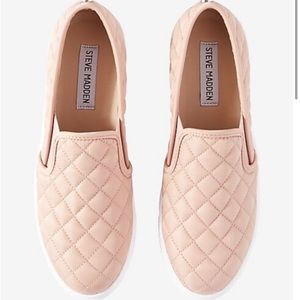 PINK QUILTED ECENTRCQ STEVE MADDEN SNEAKERS